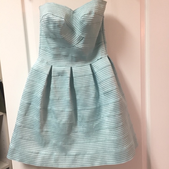 Gianni Bini Dresses & Skirts - 🌟HP🌟Gianni Bini strapless Bandage cocktail dress